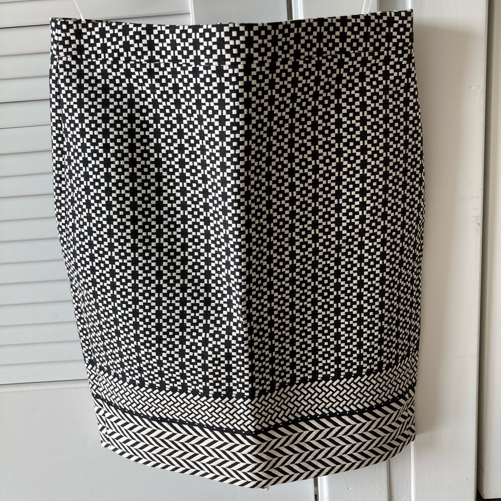 NWT Pencil Skirt Geometric Black & White J.Crew 4